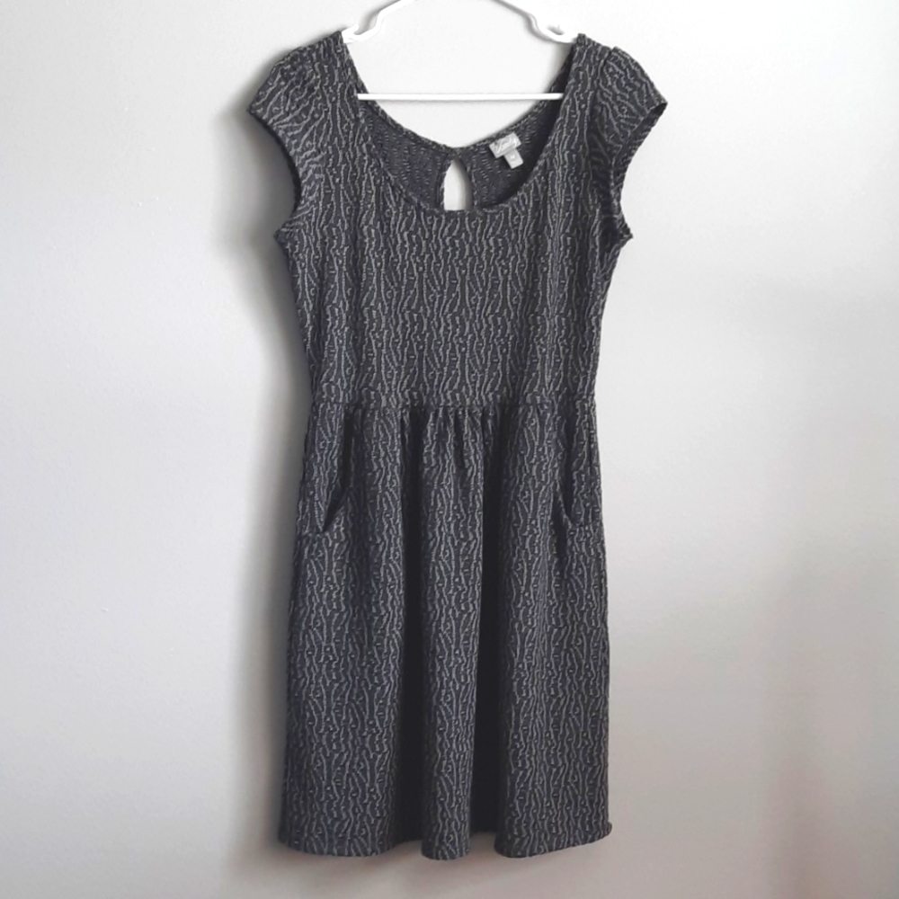 Gray Vanity dress with pockets - size medium